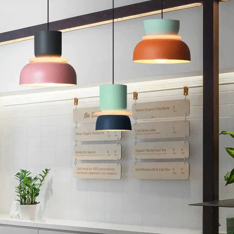 Taklampa i nordisk makaronstil