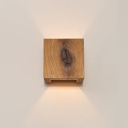 WoodGlow - Modern Trä Vägglampa av Ek med Varm Vitt Ljus