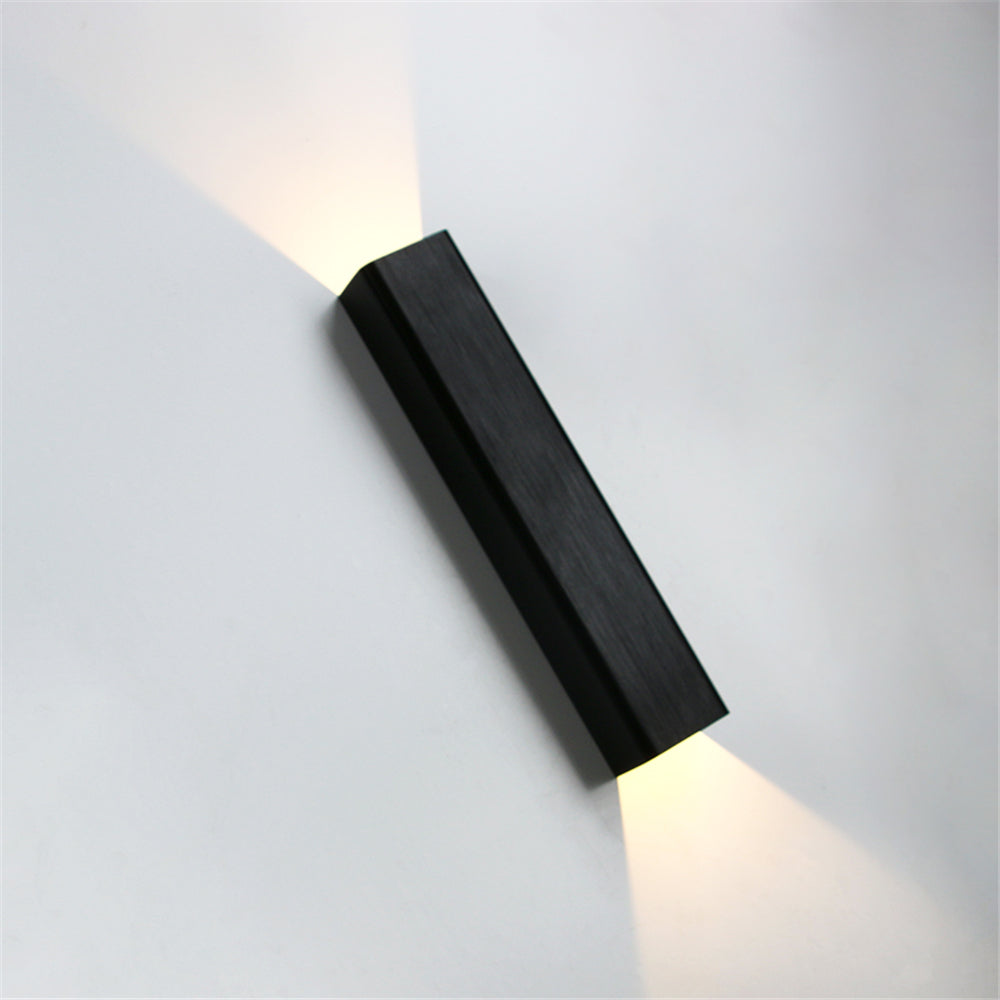 Carvallo Modern Utvändig Vägglampa | Elegant Design | LED med 3 Ljuskällor | Högkvalitativt Metallhus
