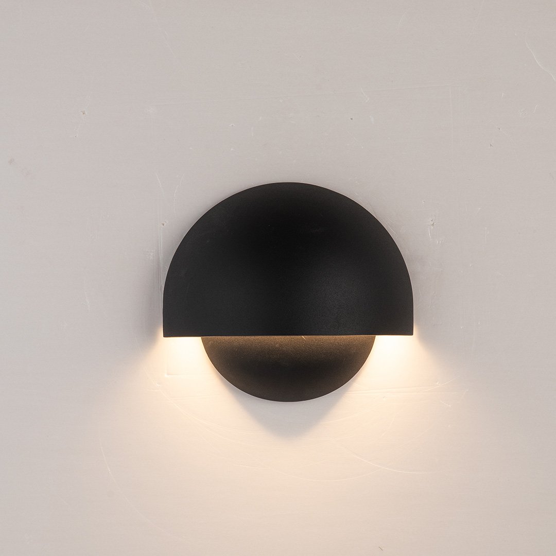 SplashLume - Utomhus LED Vägglampa med Varmt Ljus