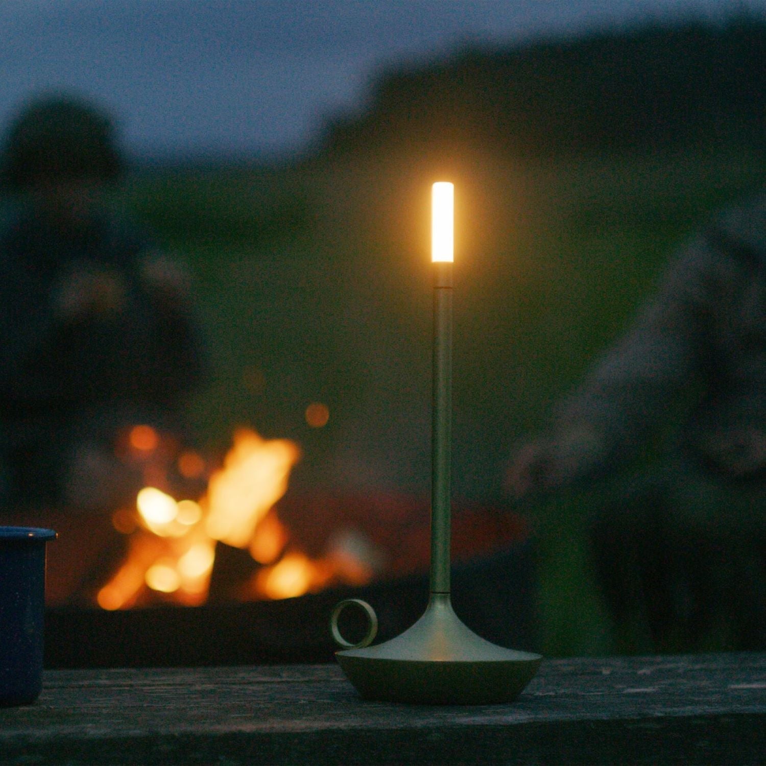 Bordslampa Med Brassy Finish LED Uppladdningsbar Lampa