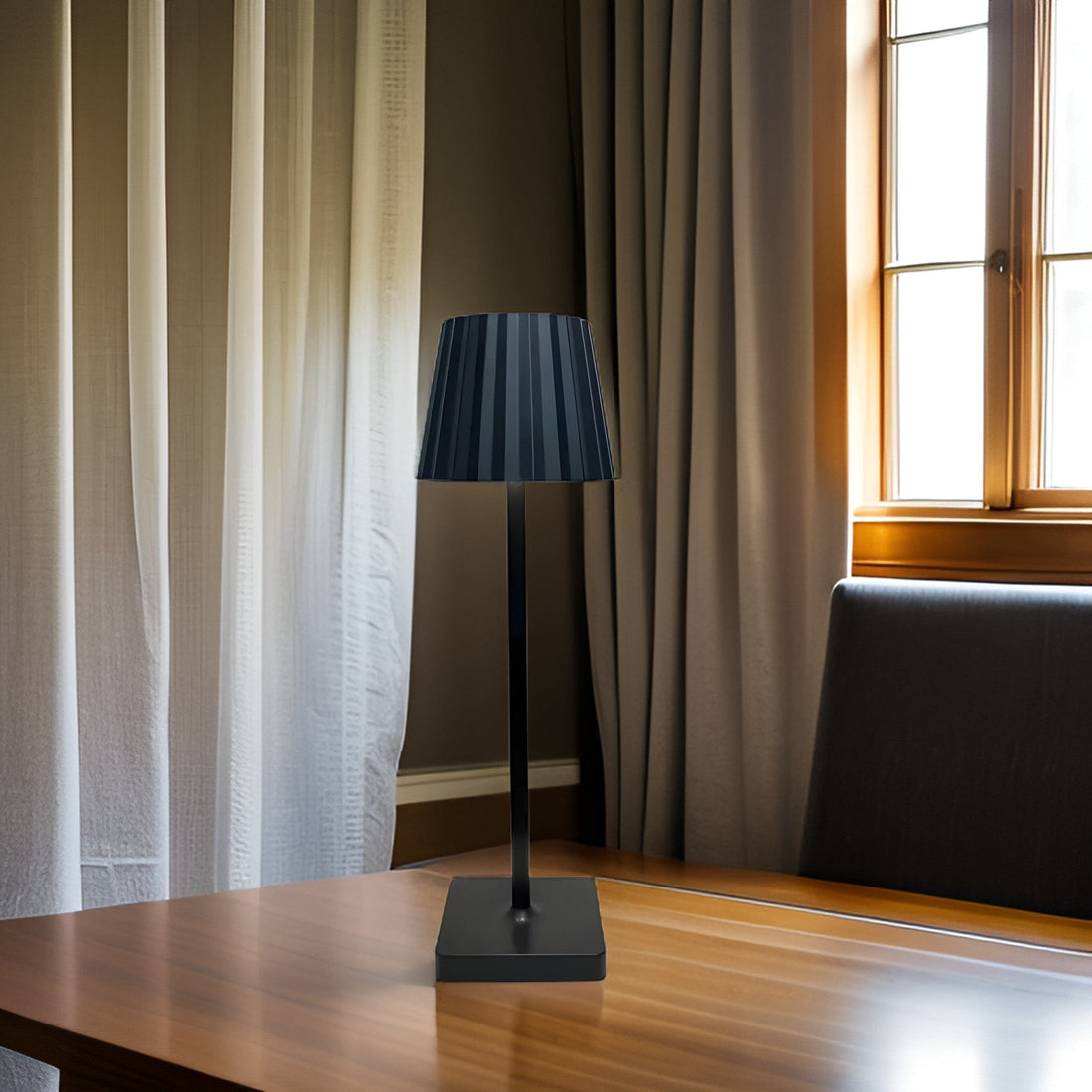Arlo Trådlampa | Touch Control &amp; USB Laddning för Vardagsrum