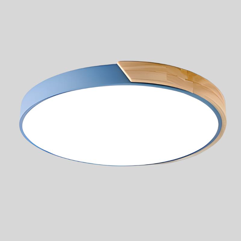 LED taklampa med träddetaljdesign