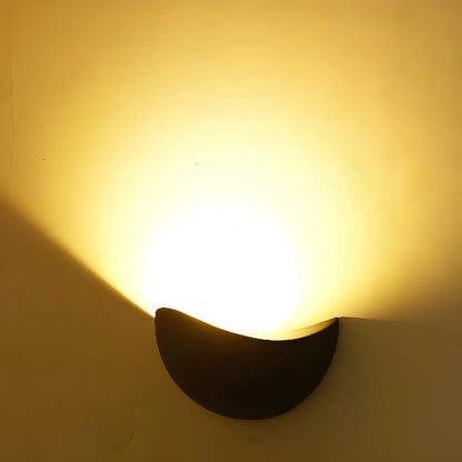 NoirLume Light - Minimalistisk halvcirkelformad LED vägglampa