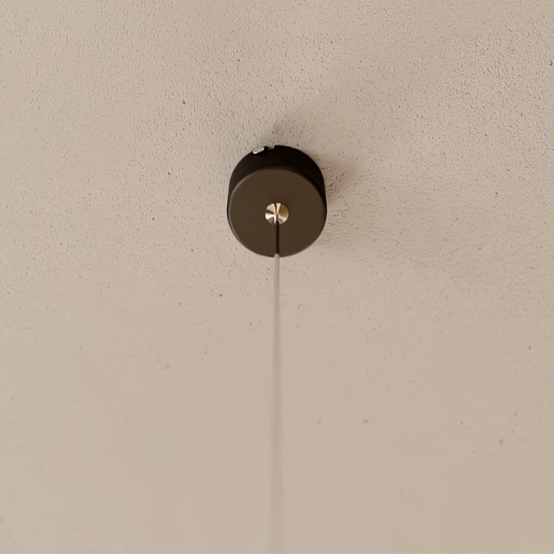 LyraLuxe - Elegant LED Taklampa