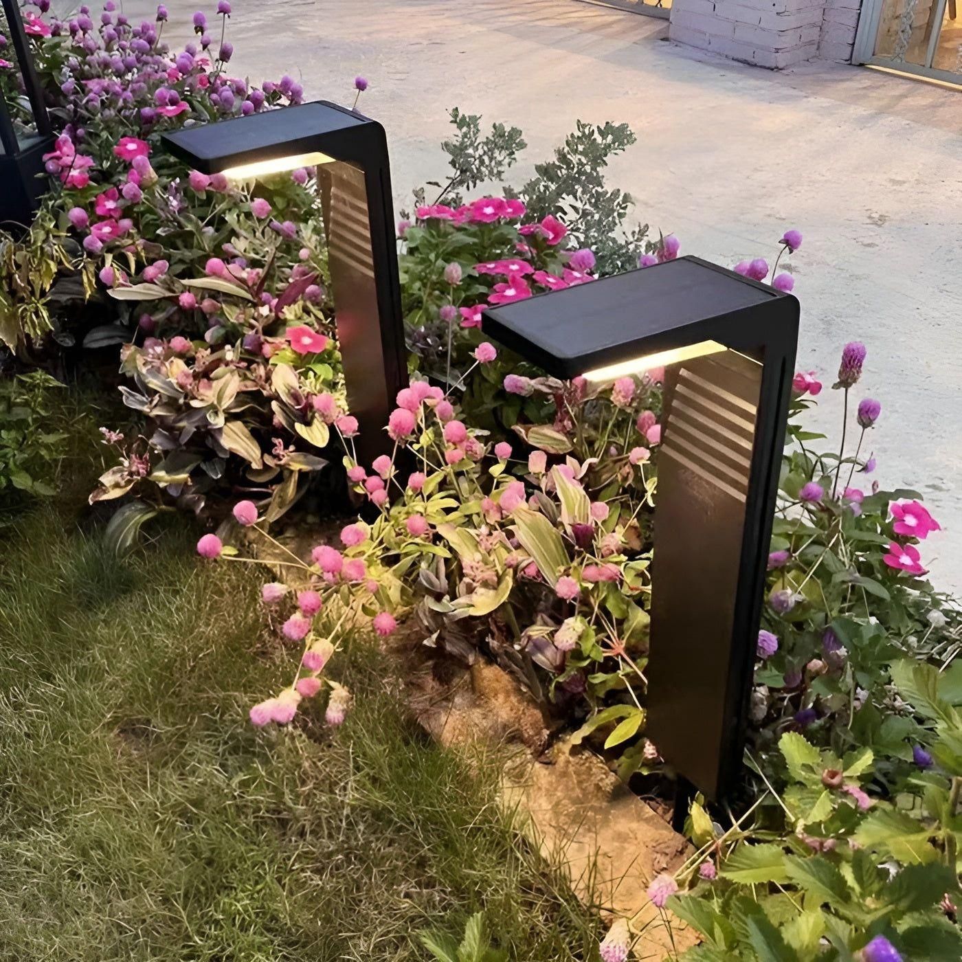 GardenGlow Light - Vattentät LED-solar trädgårds pendellampa